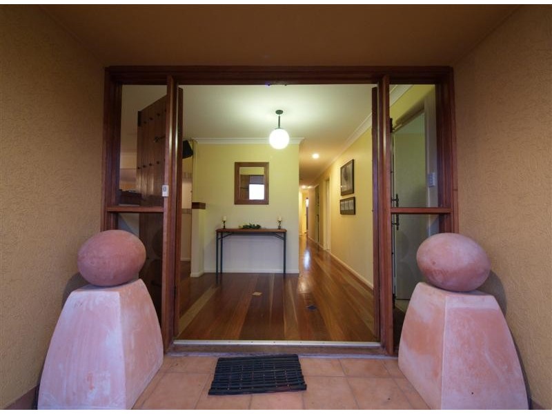 7 Meilland Court, Eatons Hill QLD 4037