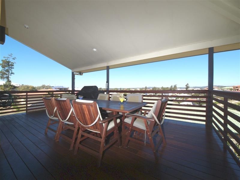 7 Meilland Court, Eatons Hill QLD 4037