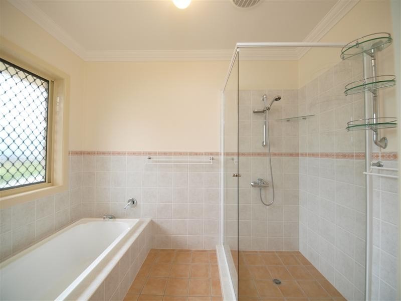 29 Valencia Court, Eatons Hill QLD 4037