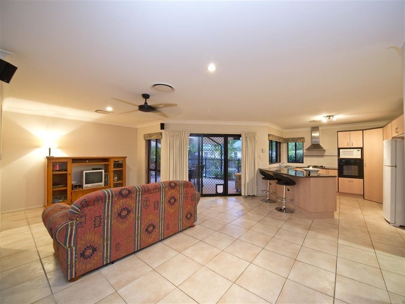 10 Glendore Court, Eatons Hill QLD 4037