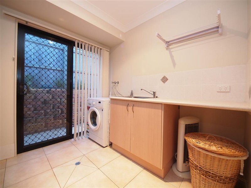 10 Glendore Court, Eatons Hill QLD 4037