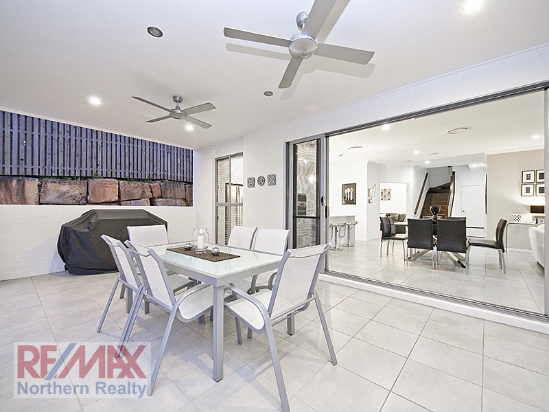 10  Bend Court, Eatons Hill QLD 4037