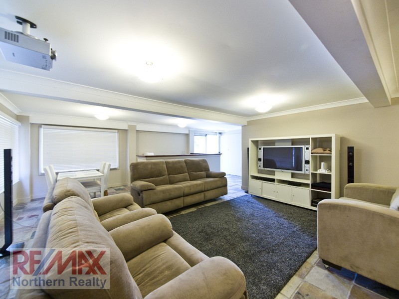 13 Dooloo Cres, Ferny Hills QLD 4055