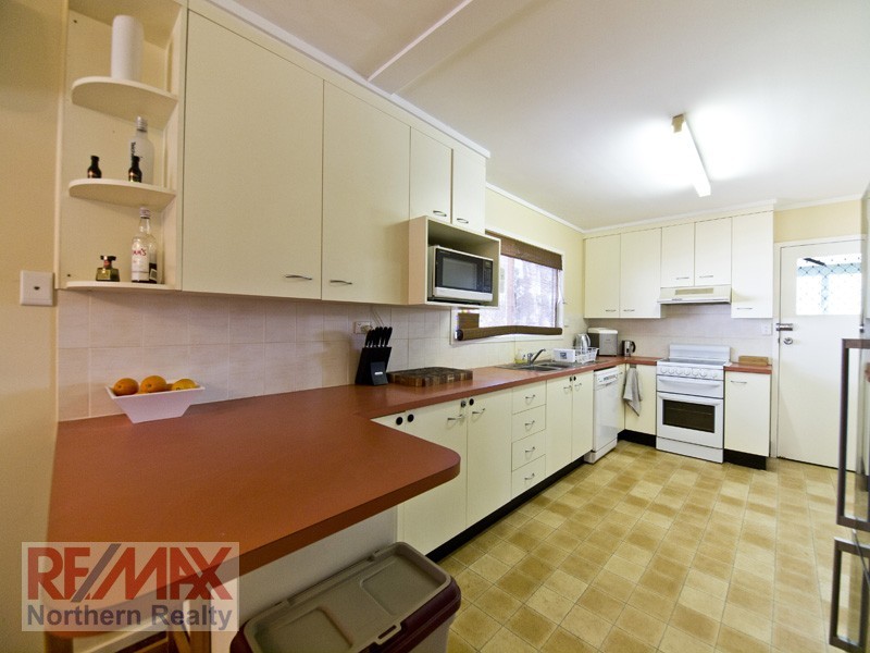 13 Dooloo Cres, Ferny Hills QLD 4055