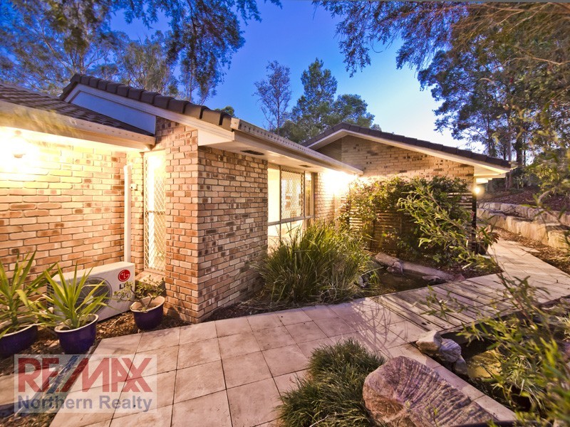 7 Drapers Rd, Eatons Hill QLD 4037