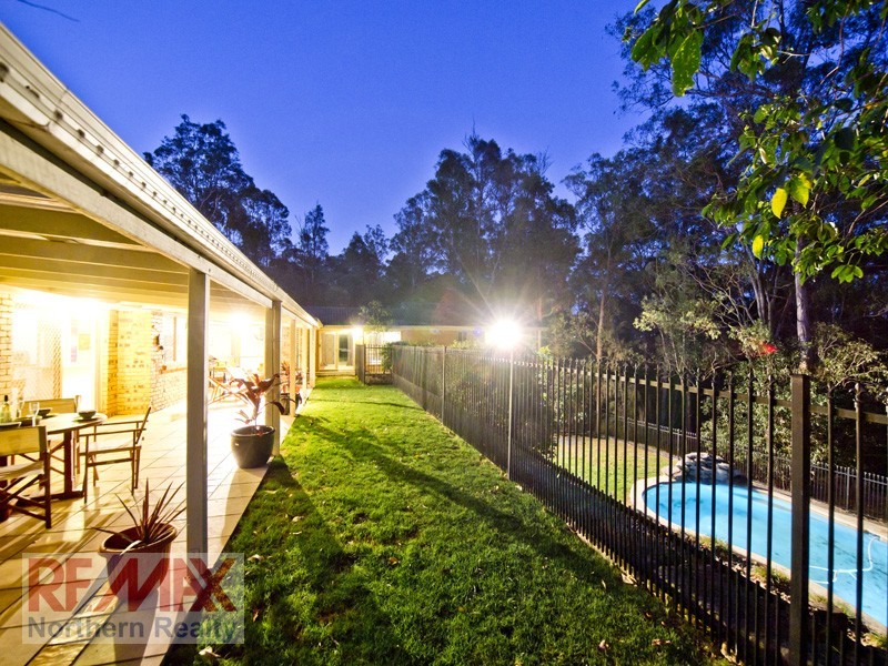 7 Drapers Rd, Eatons Hill QLD 4037