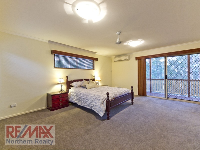 7 Drapers Rd, Eatons Hill QLD 4037