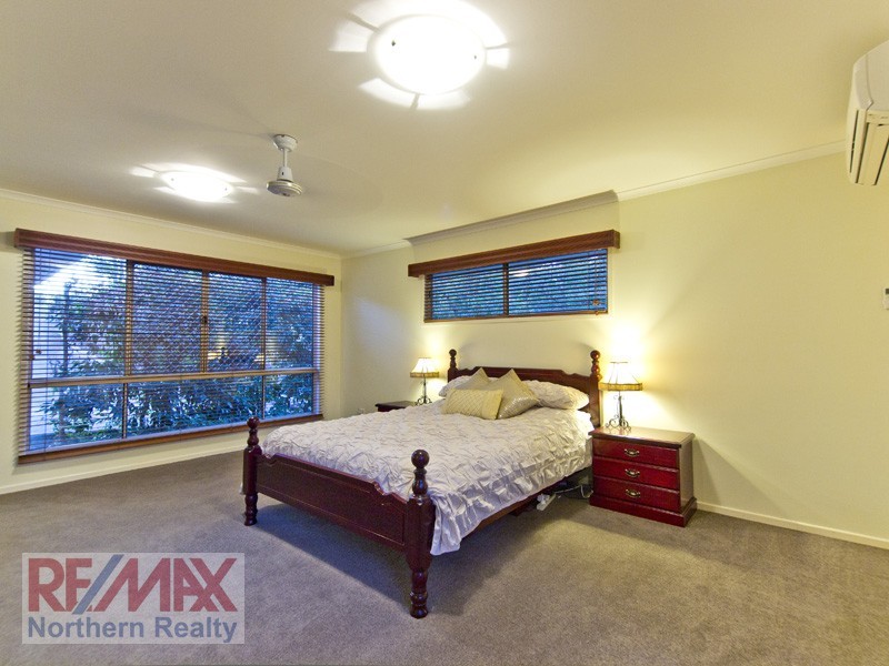 7 Drapers Rd, Eatons Hill QLD 4037