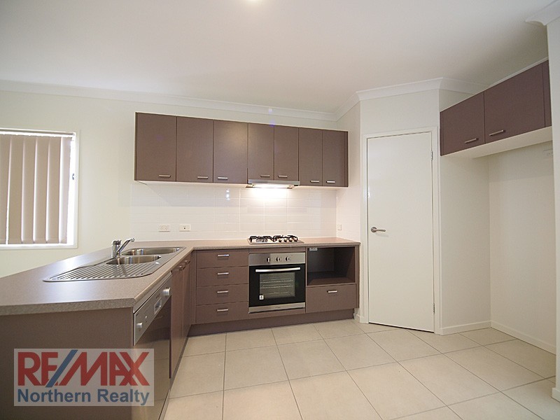 2/17 Creekside Court, Everton Hills QLD 4053