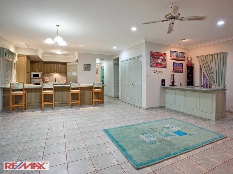 2 Dorchester Court, Murrumba Downs QLD 4503