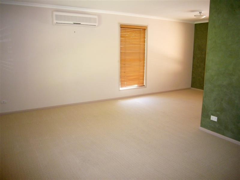 3 Elwood Court, Eatons Hill QLD 4037