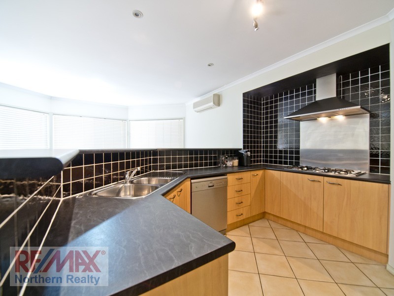 64 Hayward Ave, Cashmere QLD 4500