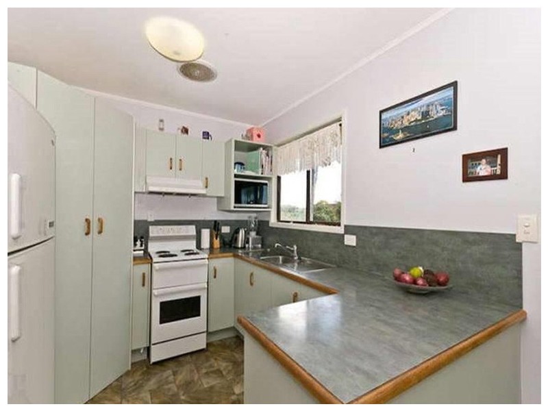 8  Plateau Parade, Bray Park QLD 4500
