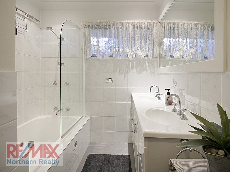 12 Whittaker Street, Chermside West QLD 4032