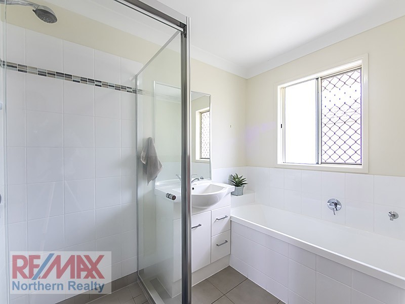 12 Castlewellan Circuit, Warner QLD 4500