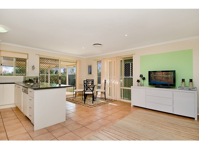 9 Meilland Court, Eatons Hill QLD 4037