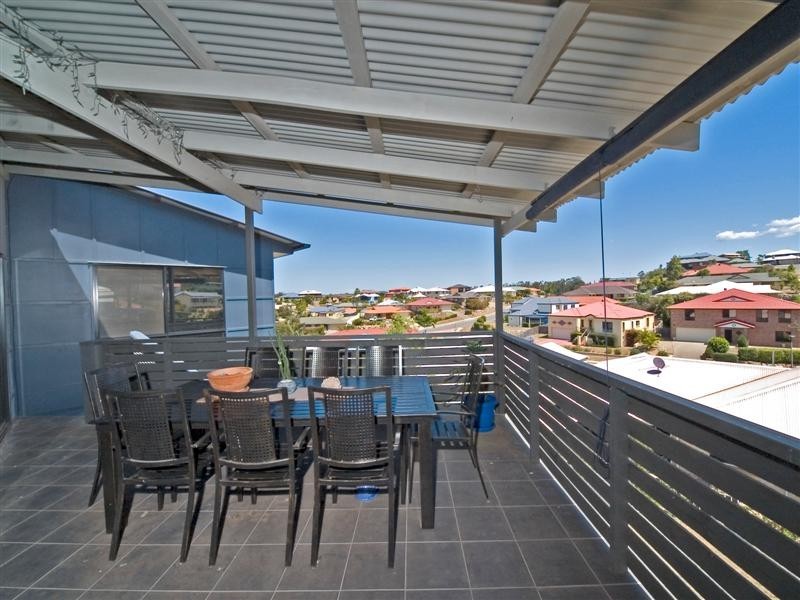 4 Portia Close, Eatons Hill QLD 4037