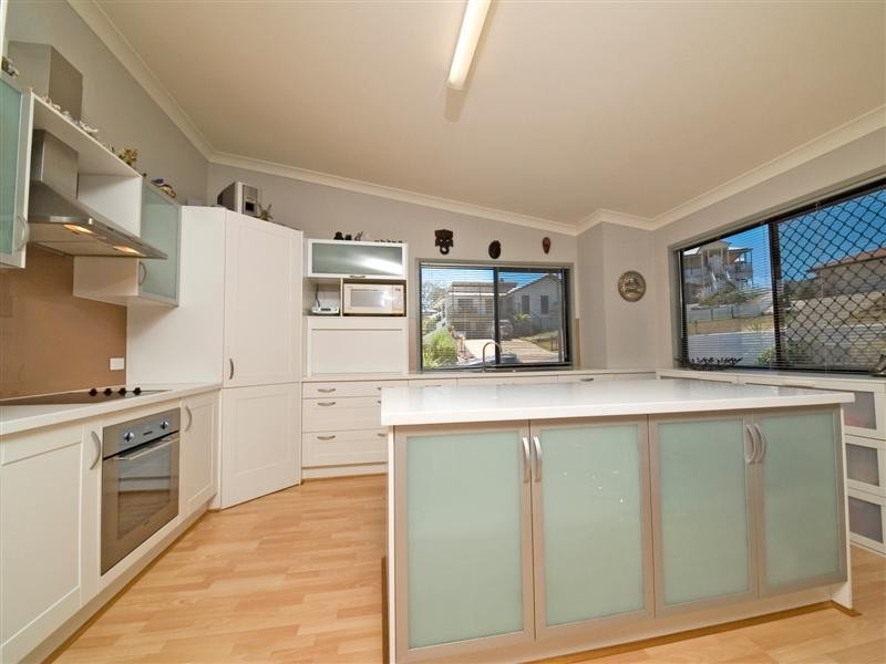 4 Portia Close, Eatons Hill QLD 4037