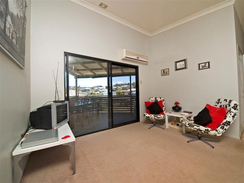 4 Portia Close, Eatons Hill QLD 4037