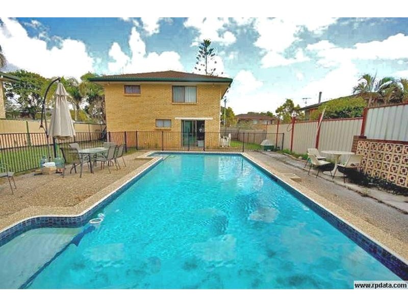 8 Pleasant Drive, Albany Creek QLD 4035