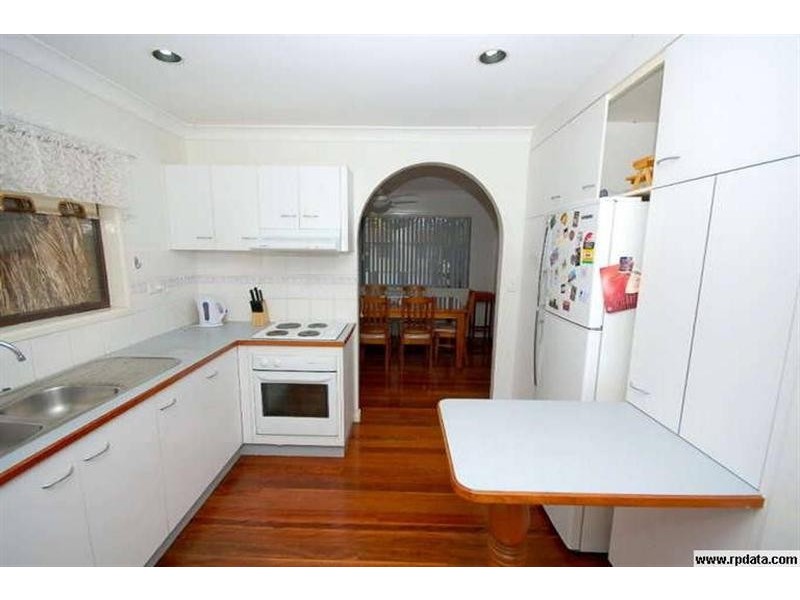 8 Pleasant Drive, Albany Creek QLD 4035