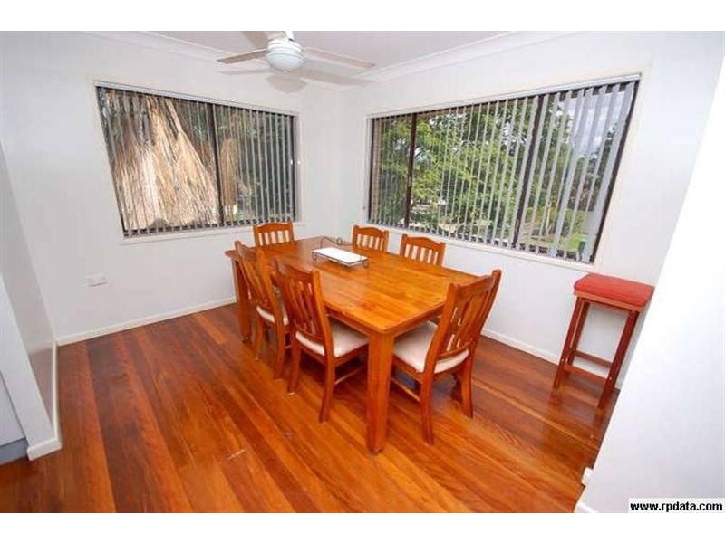 8 Pleasant Drive, Albany Creek QLD 4035