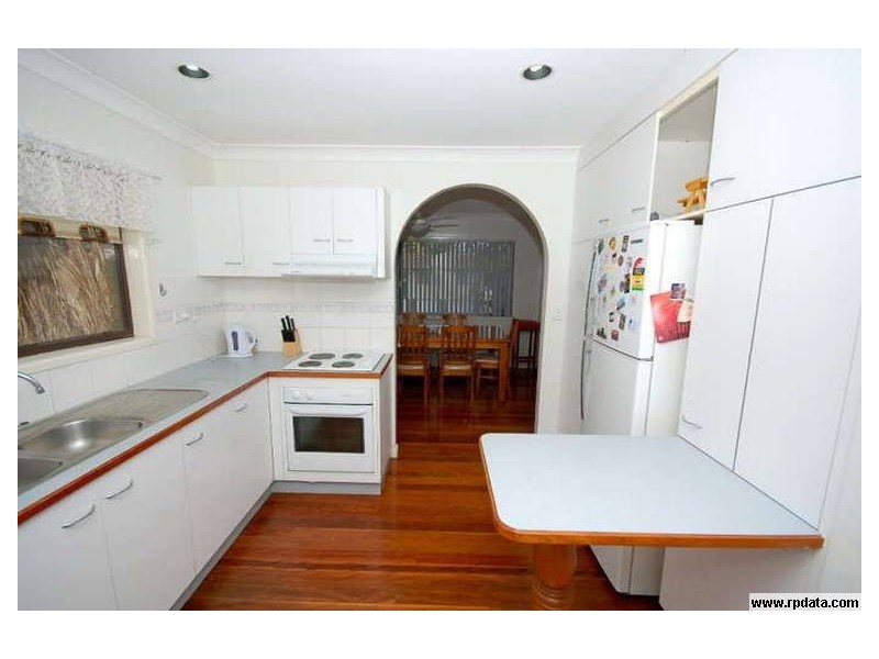8 Pleasant Drive, Albany Creek QLD 4035