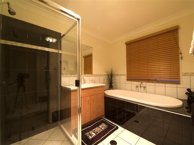 36 Riversleigh Crescent, Eatons Hill QLD 4037