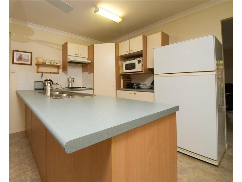 40 Cambridge Cres, Fitzgibbon QLD 4018