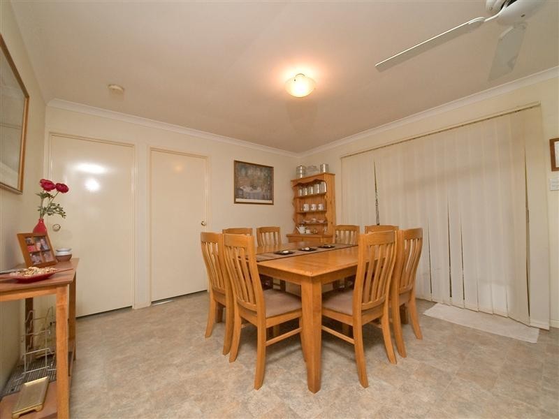 40 Cambridge Cres, Fitzgibbon QLD 4018