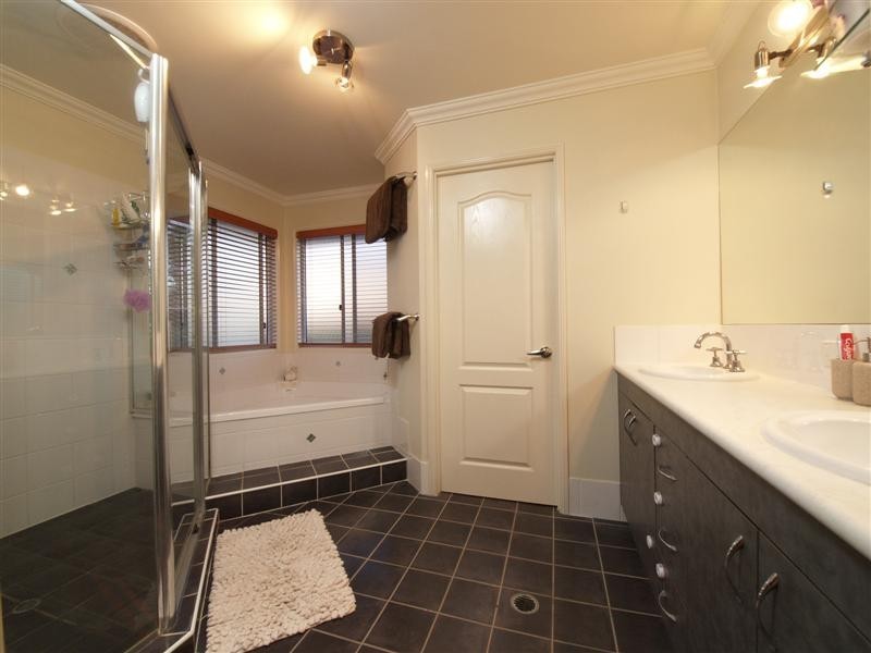 7 Keona Road, Mcdowall QLD 4053