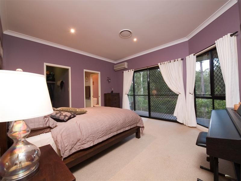 9 KEN DUNCOMBE DRIVE, Cashmere QLD 4500