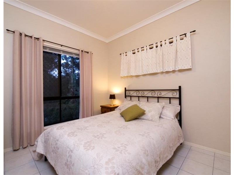 9 KEN DUNCOMBE DRIVE, Cashmere QLD 4500