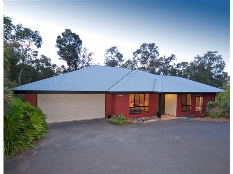 9 KEN DUNCOMBE DRIVE, Cashmere QLD 4500