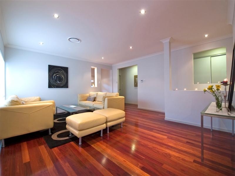 17 Talisman Court, Eatons Hill QLD 4037