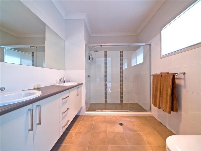 17 Talisman Court, Eatons Hill QLD 4037