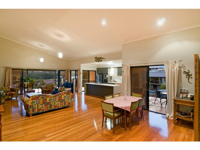 87 Corvus Drive, Cashmere QLD 4500