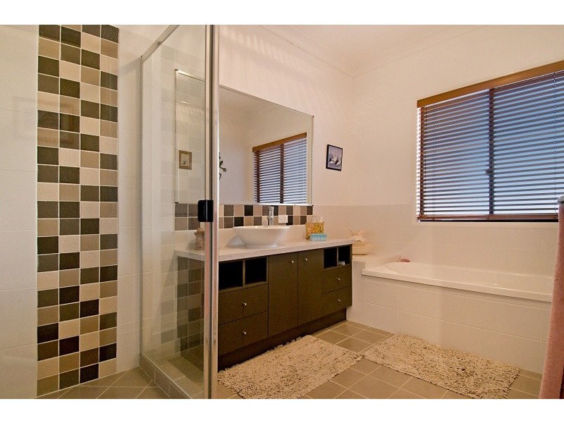 87 Corvus Drive, Cashmere QLD 4500