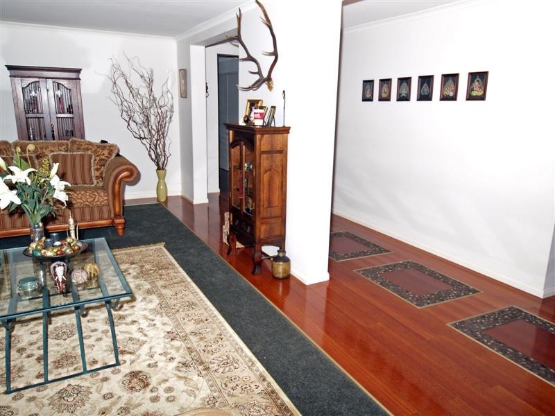 7 Talisman Court, Eatons Hill QLD 4037