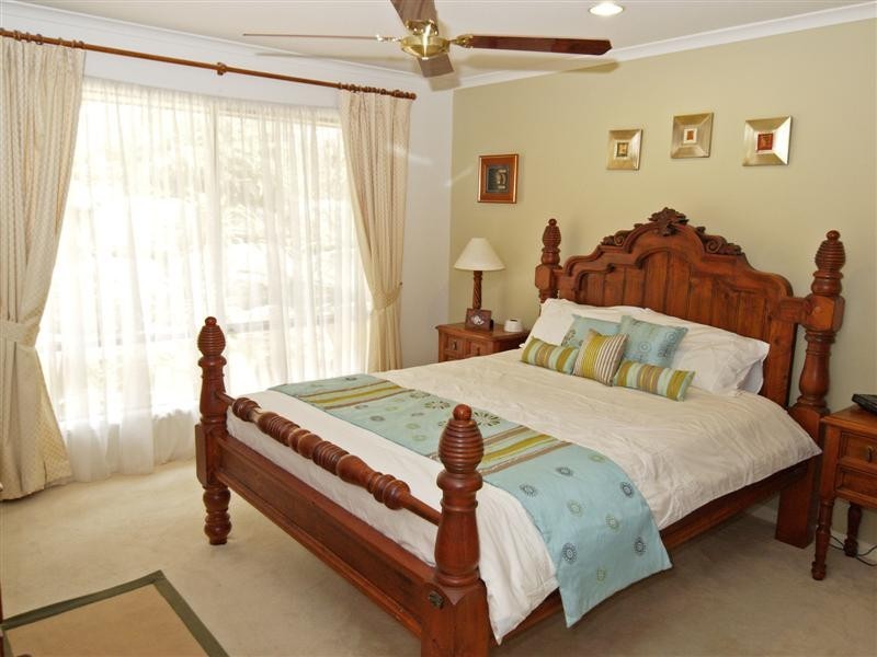 7 Talisman Court, Eatons Hill QLD 4037