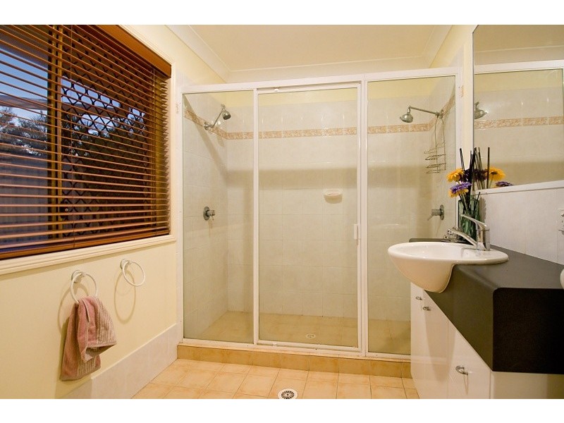 5 Awonga Court, Albany Creek QLD 4035