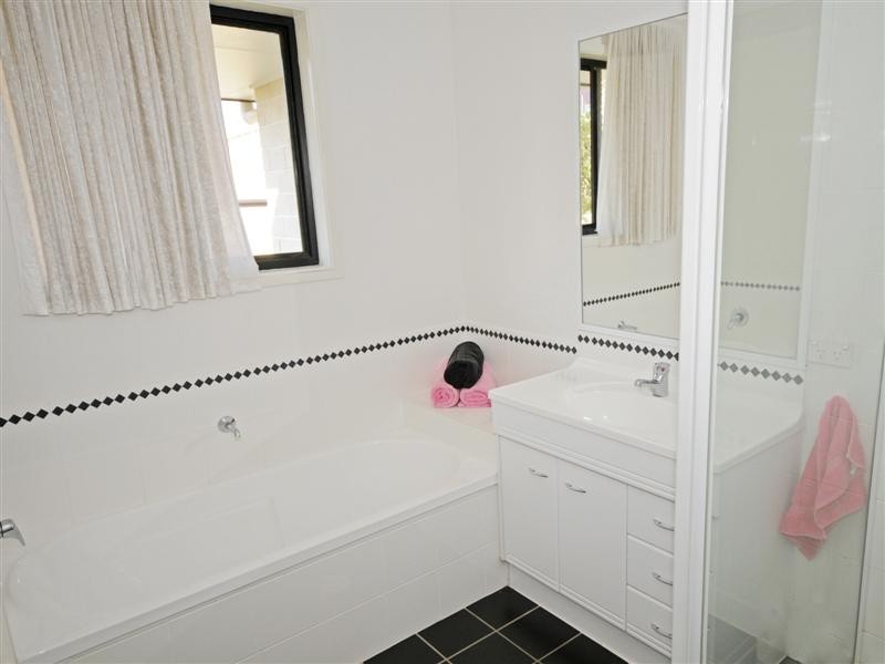 153 Saraband Drive, Eatons Hill QLD 4037