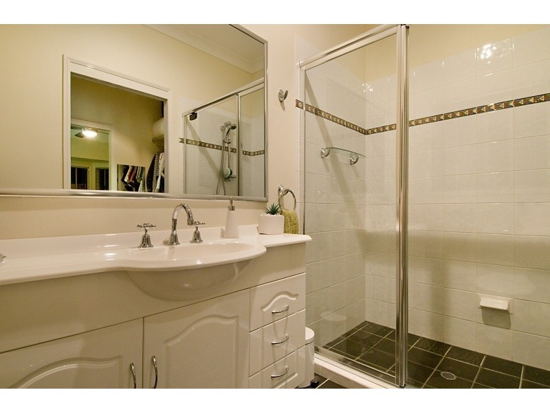 9 Corvus Drive, Cashmere QLD 4500