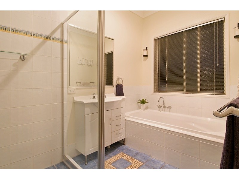 9 Corvus Drive, Cashmere QLD 4500