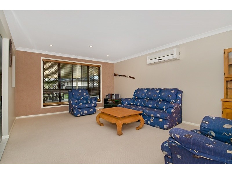 8 Boobook Court, Cashmere QLD 4500