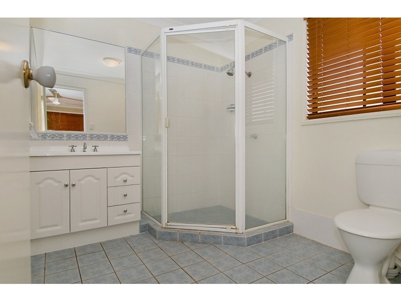 8 Boobook Court, Cashmere QLD 4500