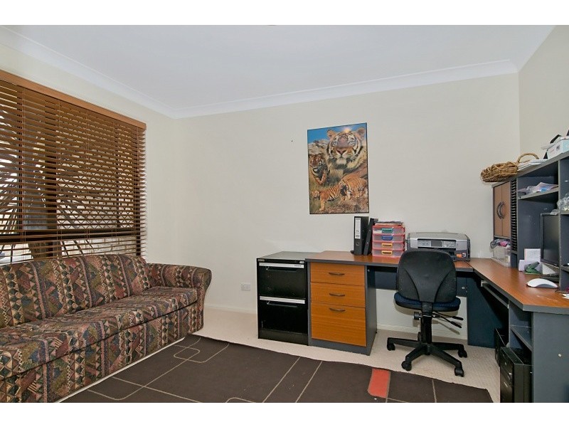 8 Boobook Court, Cashmere QLD 4500