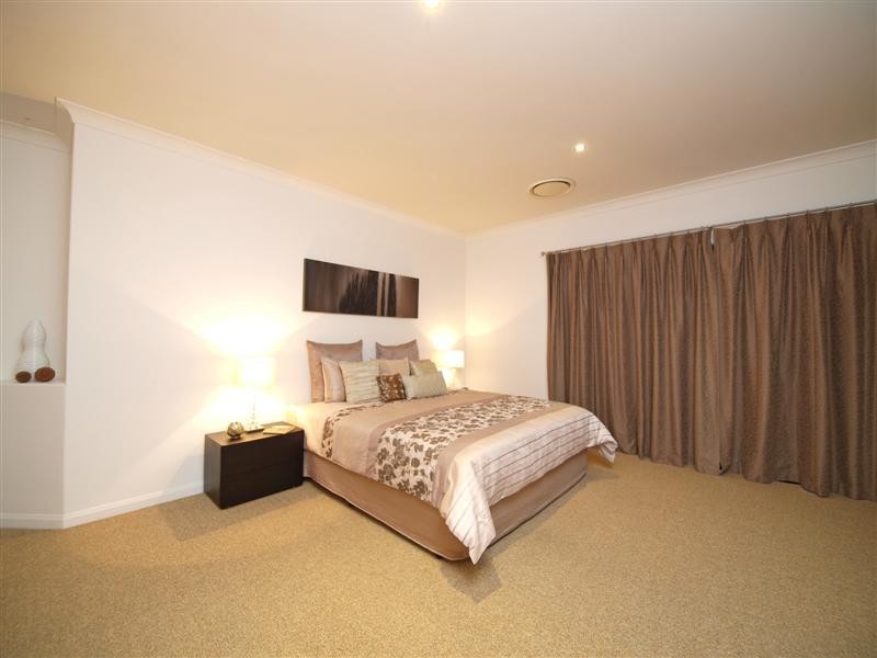 44 Country Club Dr, Albany Creek QLD 4035