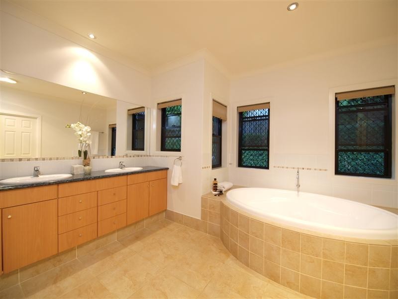 44 Country Club Dr, Albany Creek QLD 4035