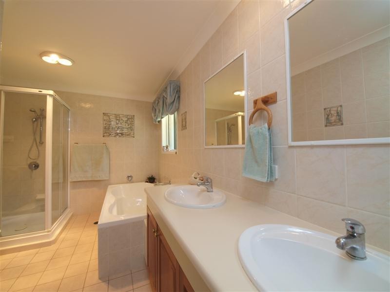 44 Gleneagles Crescent, Albany Creek QLD 4035